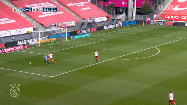Klaassen volleys home opener in Ajax win at Utrecht